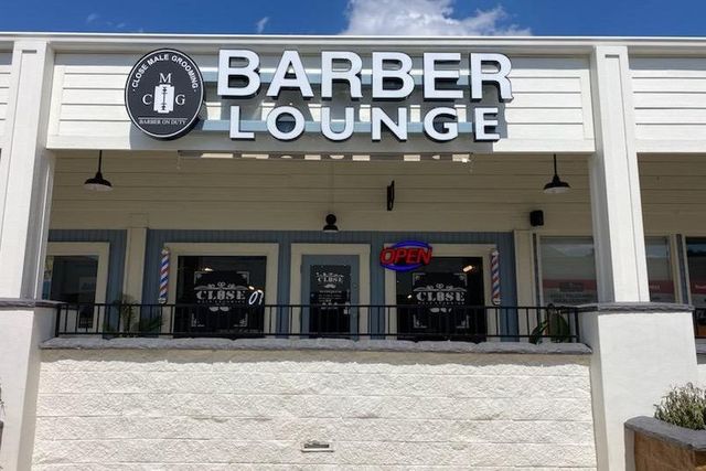Barber Lounge storefront on State Road 434